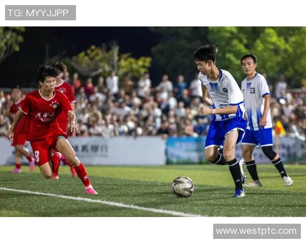 都市足球的魅力与挑战：在城市生活中追寻绿茵梦想与团队精神